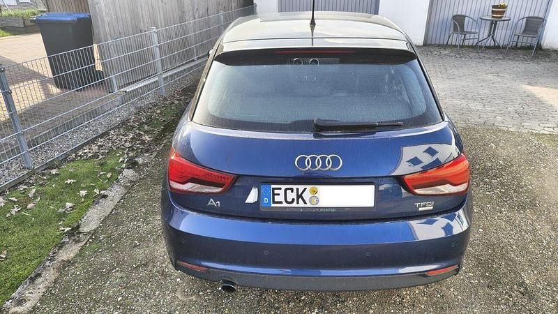 Gebraucht Audi A1 Sportback 95 PS (69 kW) 2015 Blau Kleinwagen
