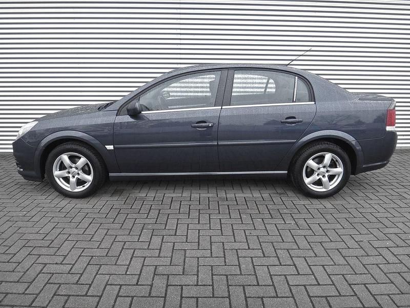 Gebraucht Opel Vectra 155 PS (114 kW) 2009 Dunkelblau (metallic) Limousine