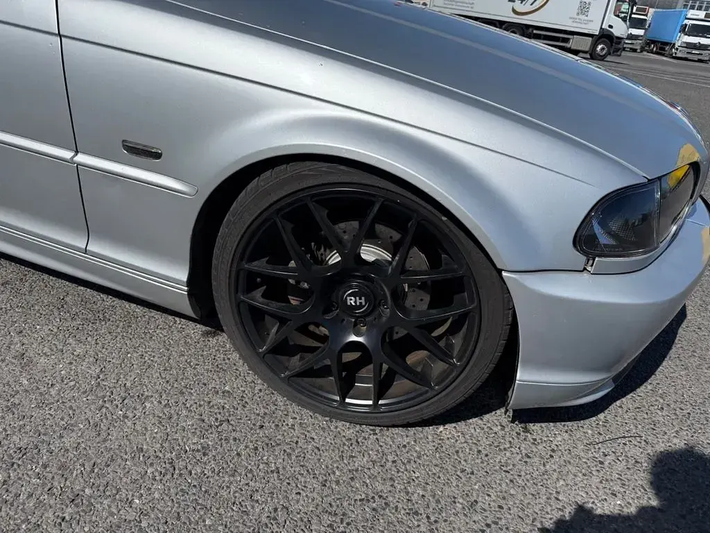 Second-hand BMW 325 Performance 192 CP (141 kW) 2001 Argintiu Coupe