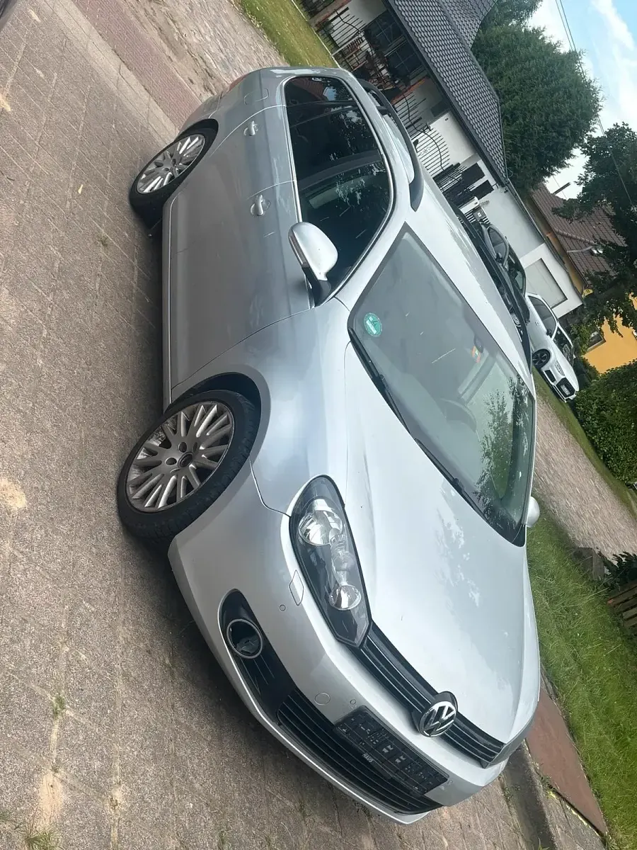 Gebraucht VW Golf VI 105 PS (77 kW) 2011 Silber Kleinwagen