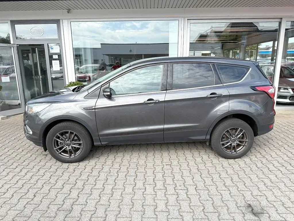 Gebraucht Ford Kuga Trend 150 PS (110 kW) 2018 Grau SUV