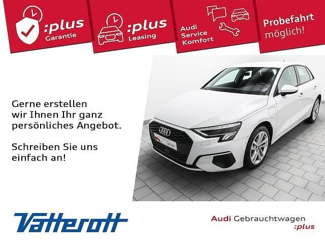 Gletscherweiß metallic Gebraucht 2022 Audi A3 Sportback e-tron Ambiente Kleinwagen | 22.830 € (Guter Preis) - Bild 1/4