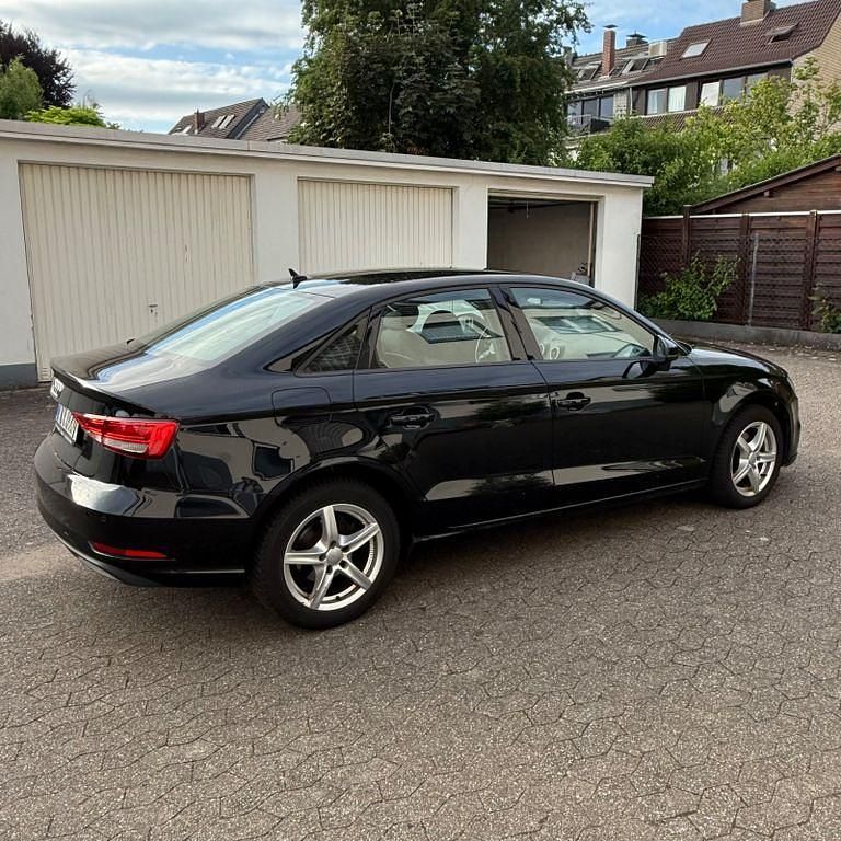 Gebraucht Audi A3 Advanced 110 PS (80 kW) 2017 Schwarz Limousine