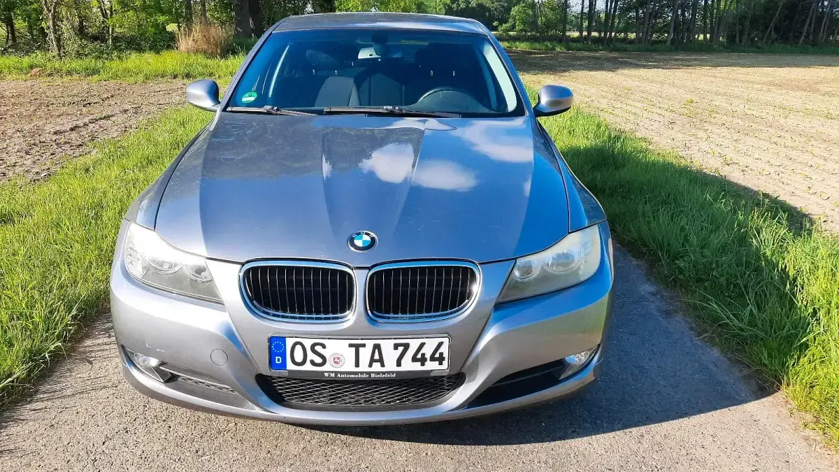 Gebraucht BMW 320 170 PS (125 kW) 2009 Grau Kombi