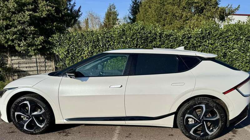 Weiß Gebraucht 2024 Kia EV6 GT-Line SUV | 40.690 € - Bild 1/4