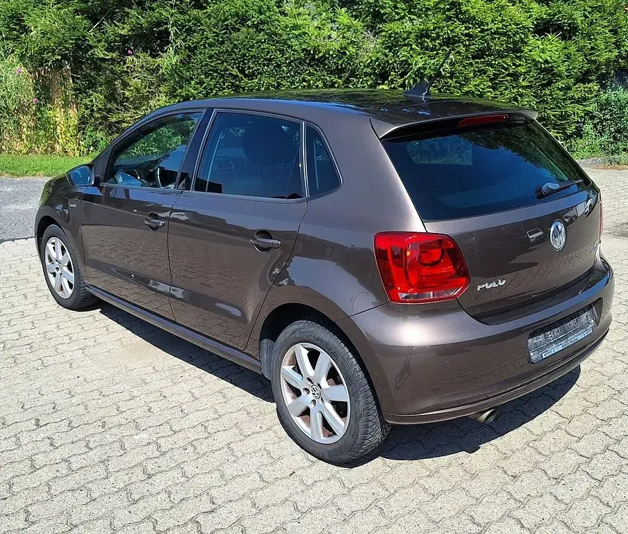 Gebraucht VW Polo Life 90 PS (66 kW) 2014 Braun Limousine