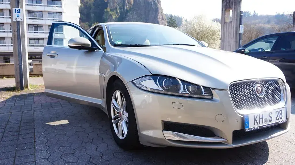 Gebraucht Jaguar XF 163 PS (119 kW) 2014 Limousine