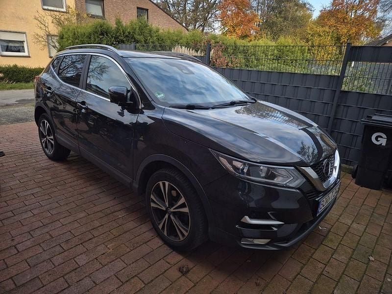 Schwarz Gebraucht 2020 Nissan Qashqai N-Connecta SUV | 18.999 € (Fairer Preis) - Bild 1/4