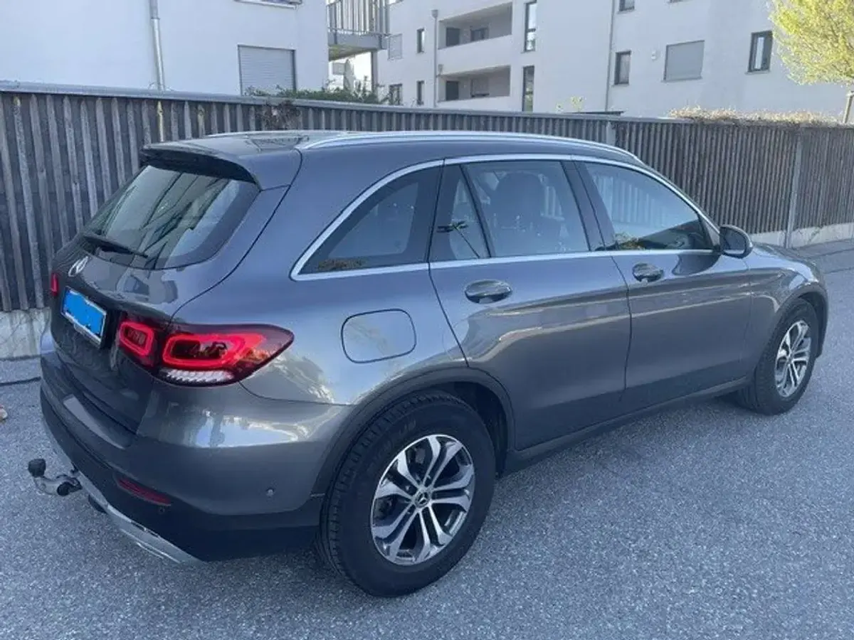 Gebraucht Mercedes GLC220 194 PS (142 kW) 2019 Grau SUV