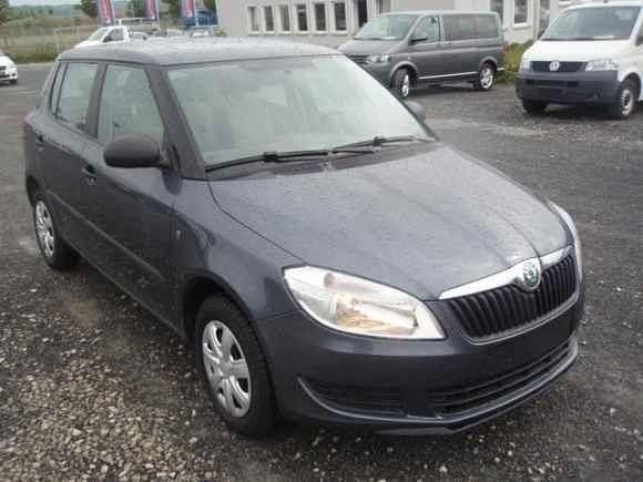 Grau Gebraucht 2010 Skoda Fabia Kleinwagen | 5.400 € (Etwas zu teuer) - Bild 1/3