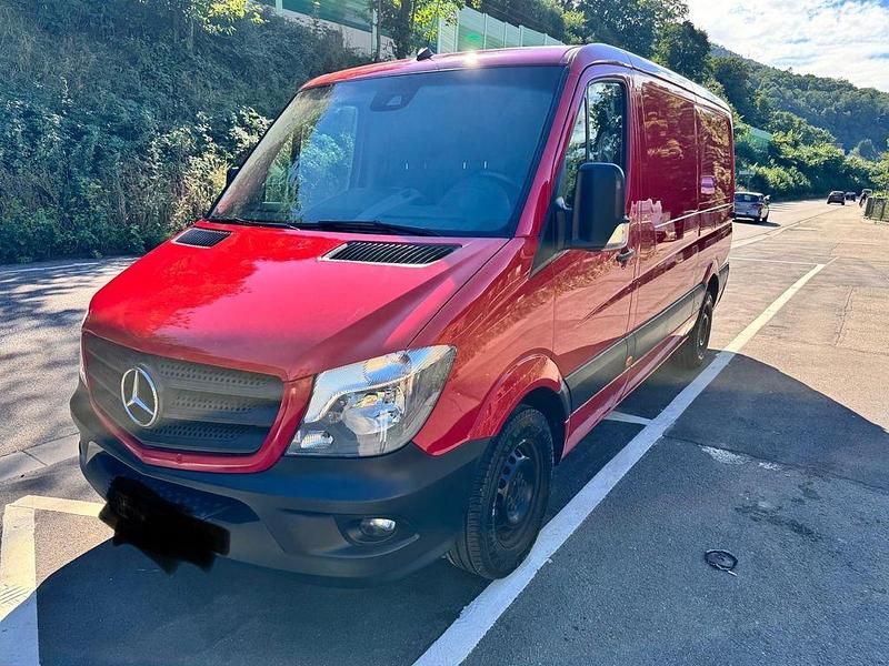Rot Gebraucht 2016 Mercedes Sprinter Van | 10.999 € (Superpreis) - Bild 1/4