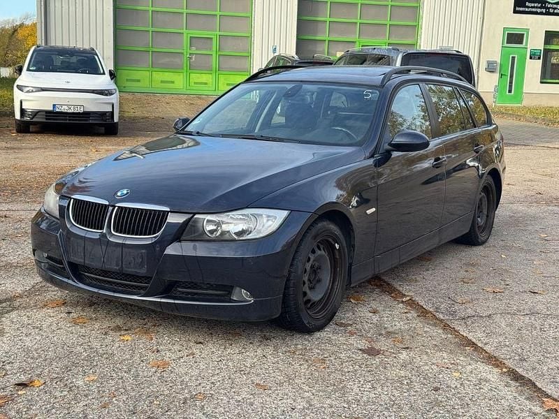 Blau Gebraucht 2006 BMW 320 Comfort Edition Kombi | 1.999 € (Superpreis) - Bild 1/4