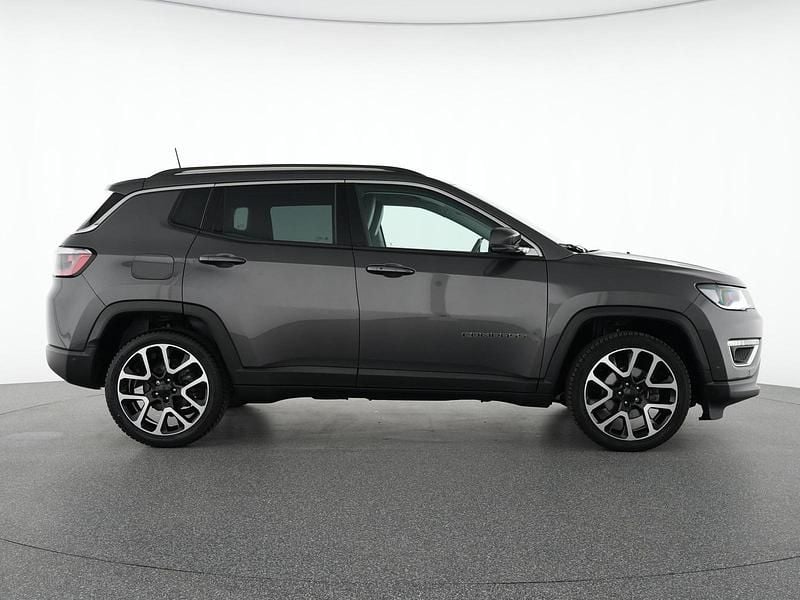Gebraucht Jeep Compass Limited 150 PS (110 kW) 2021 Granite crystal SUV