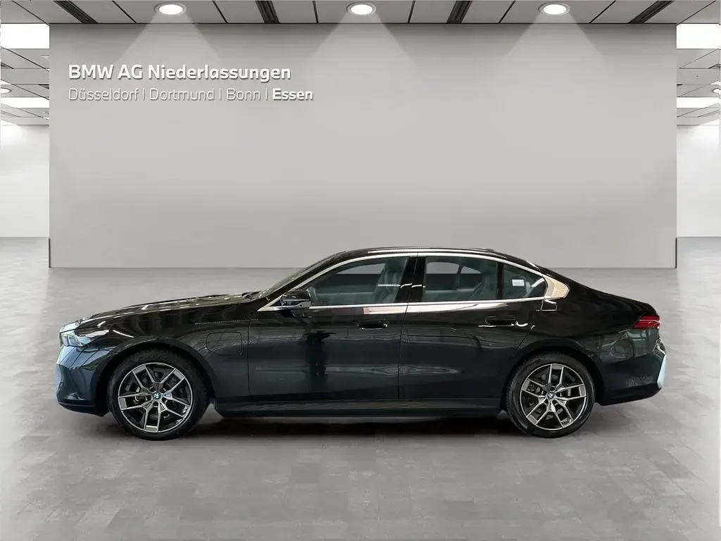 Gebraucht BMW 530e Sport Line 299 PS (219 kW) 2024 Schwarz Limousine