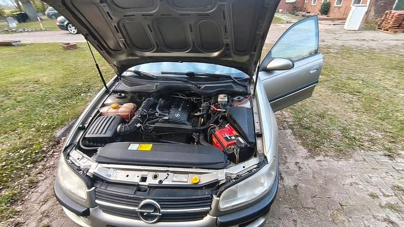 Gebraucht Opel Omega 136 PS (100 kW) 1997 Grau Limousine