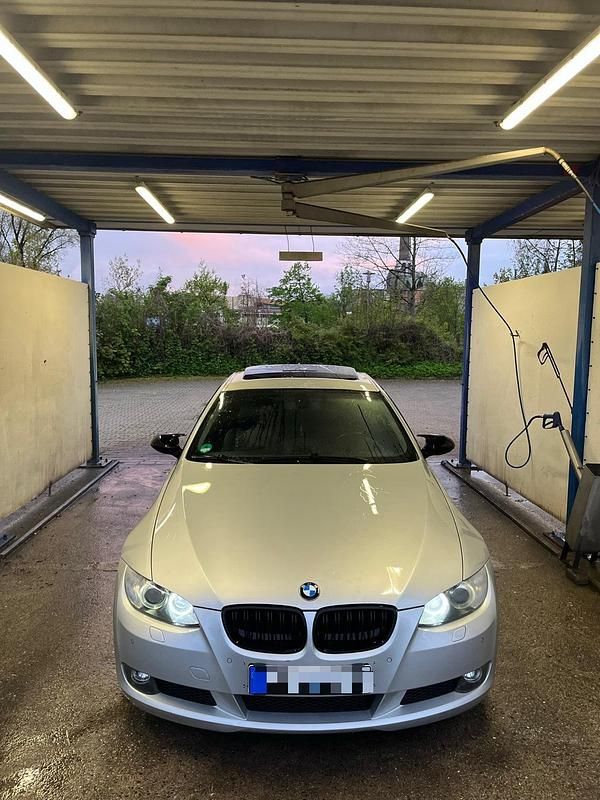 Gebraucht BMW 325 218 PS (160 kW) 2007 Silber Coupé