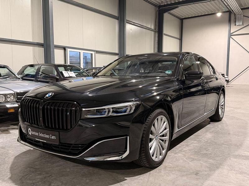 Schwarz Gebraucht 2022 BMW 740 Performance Limousine | 59.590 € (Fairer Preis) - Bild 1/4
