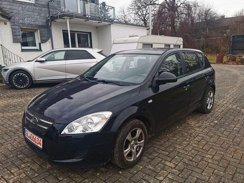 Schwarz Gebraucht 2010 Kia Ceed EX Kleinwagen | 4.500 € (Guter Preis) - Bild 1/4