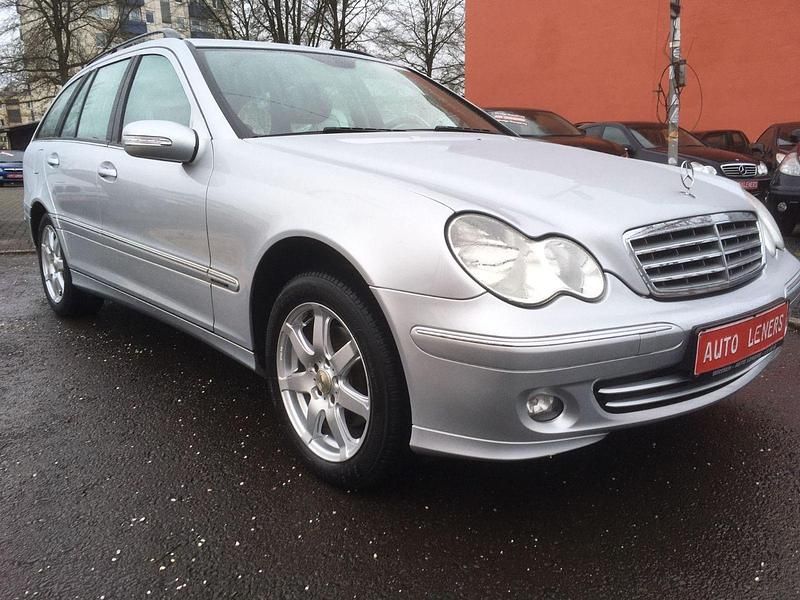 Gebraucht Mercedes C220 Elegance 150 PS (110 kW) 2006 Silber Kombi