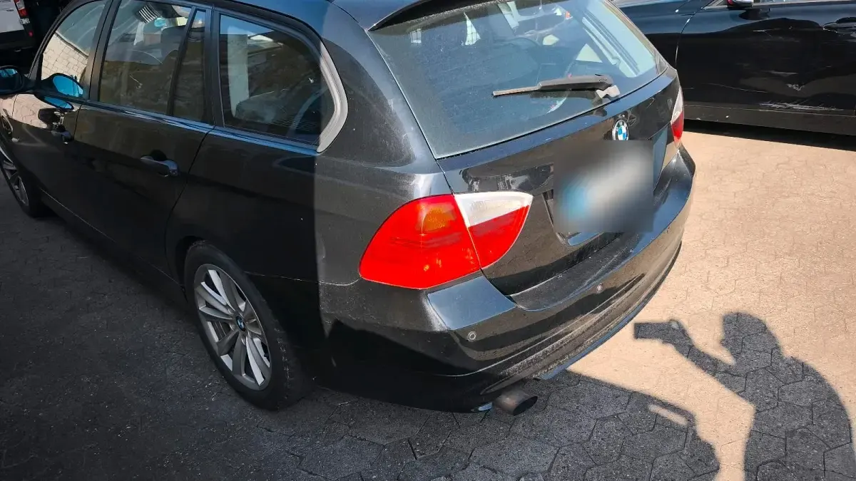 Gebraucht BMW 320 163 PS (119 kW) 2007 Schwarz Kombi
