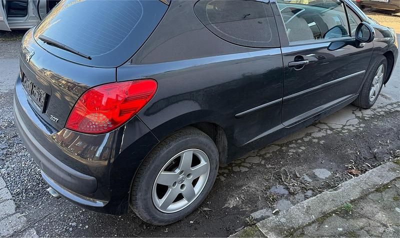 Gebraucht Peugeot 207 90 PS (66 kW) 2008 Schwarz Coupé