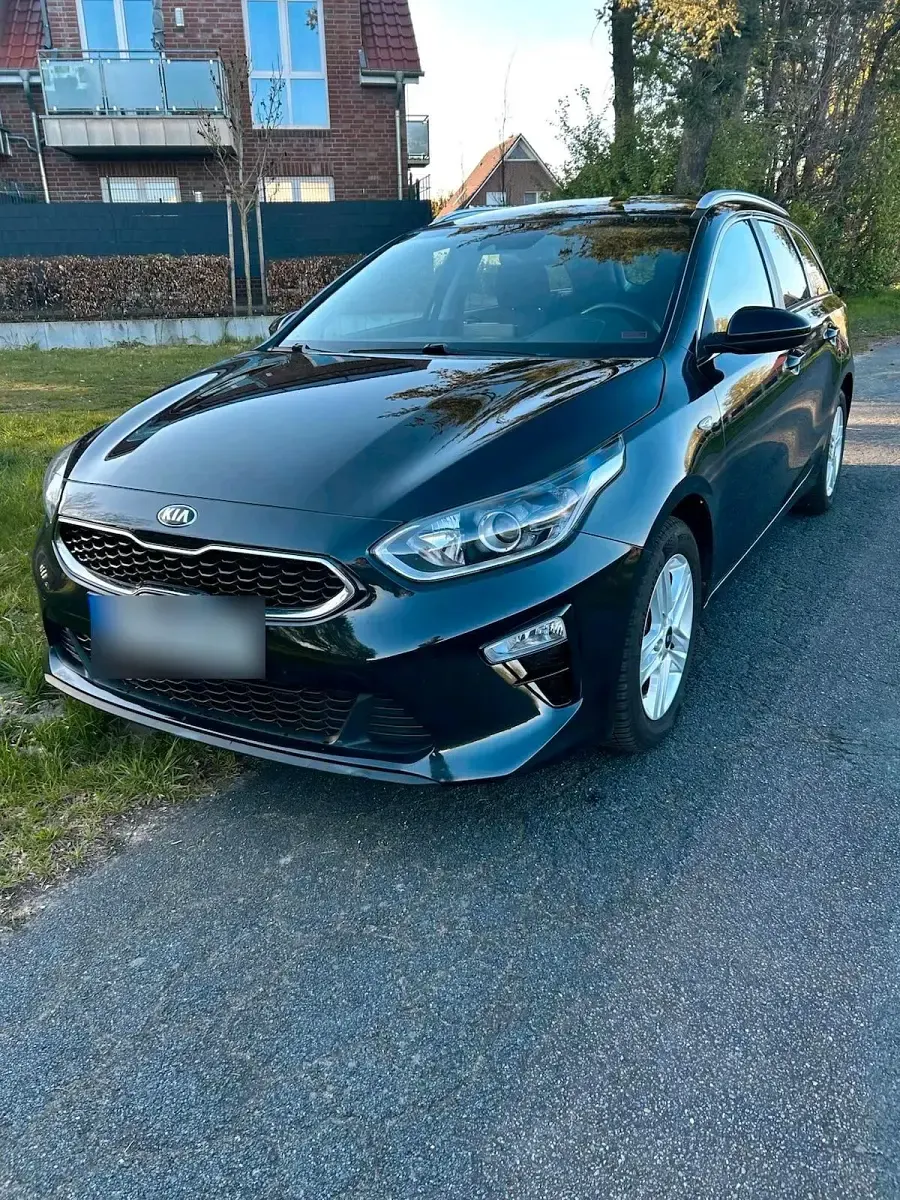 Używany Kia Ceed 136 KM (100 kW) 2019 Czarny Hatchback
