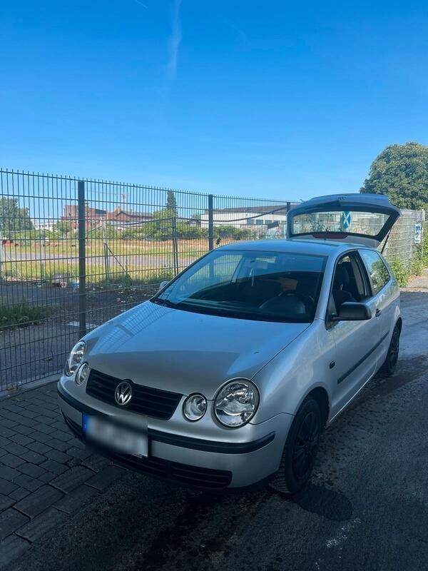 Silber Gebraucht 2005 VW Polo Kleinwagen | 1.800 € (Etwas zu teuer) - Bild 1/1