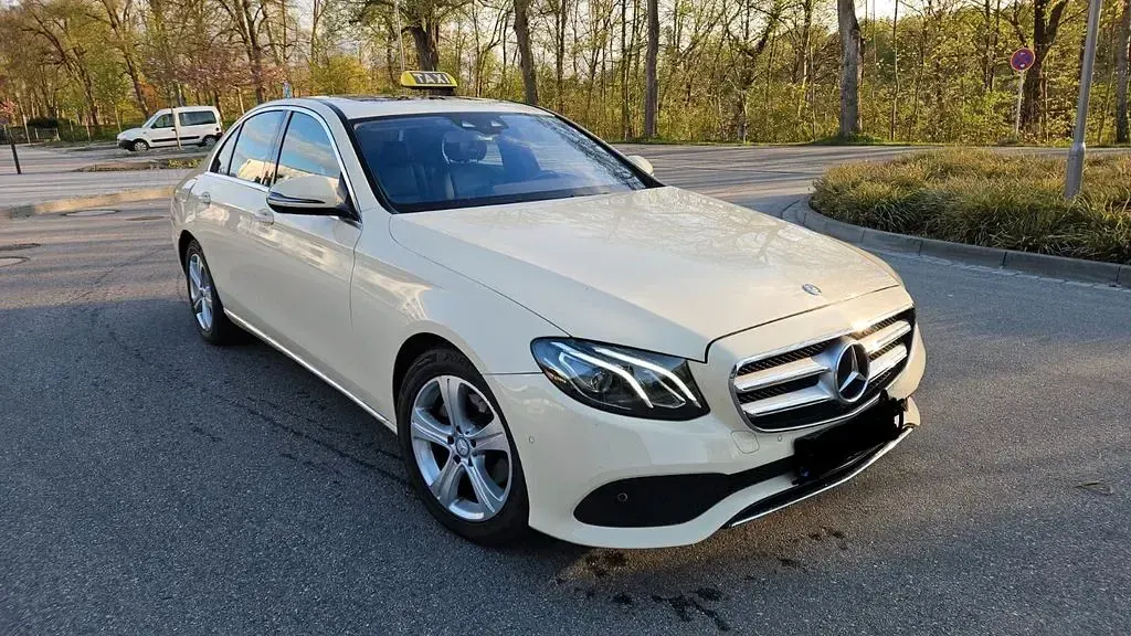 Second-hand Mercedes E220 194 CP (142 kW) 2016 Bej Berlinǎ