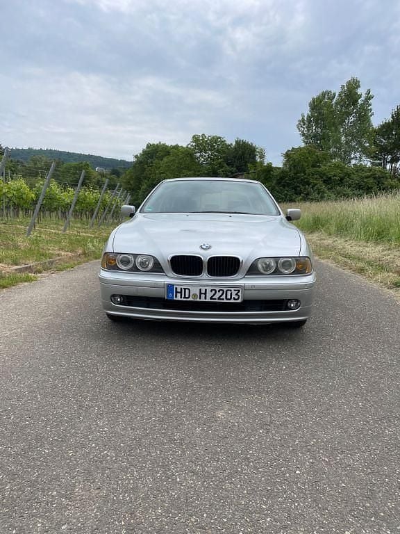 Gebraucht BMW 520 170 PS (125 kW) 2002 Silber Limousine