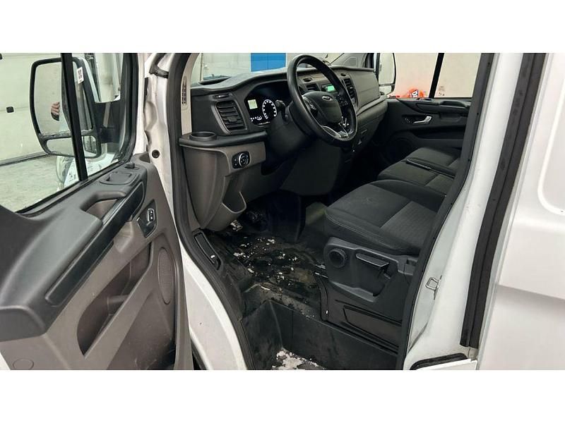 Gebraucht Ford Transit Custom Trend 131 PS (96 kW) 2022 Frostweiß Van