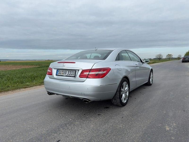 Gebraucht Mercedes E350 Elegance 231 PS (169 kW) 2011 Silber Coupé