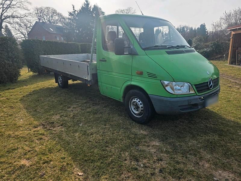 Second-hand Mercedes Sprinter 130 CP (95 kW) 2004