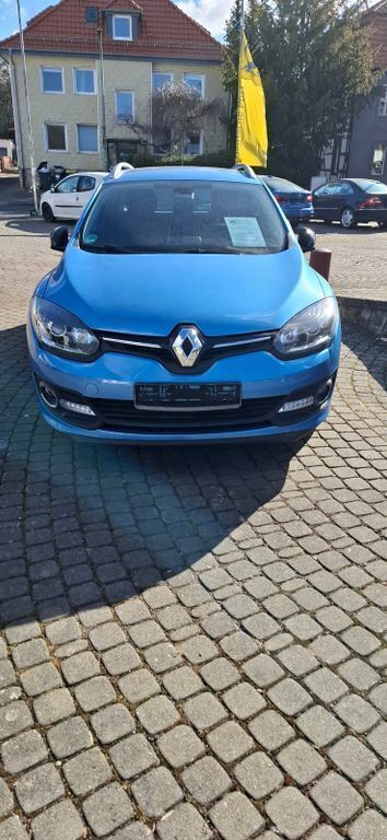 Blau Gebraucht 2015 Renault Mégane III LIMITED Limousine | 8.999 € (Etwas zu teuer) - Bild 1/4