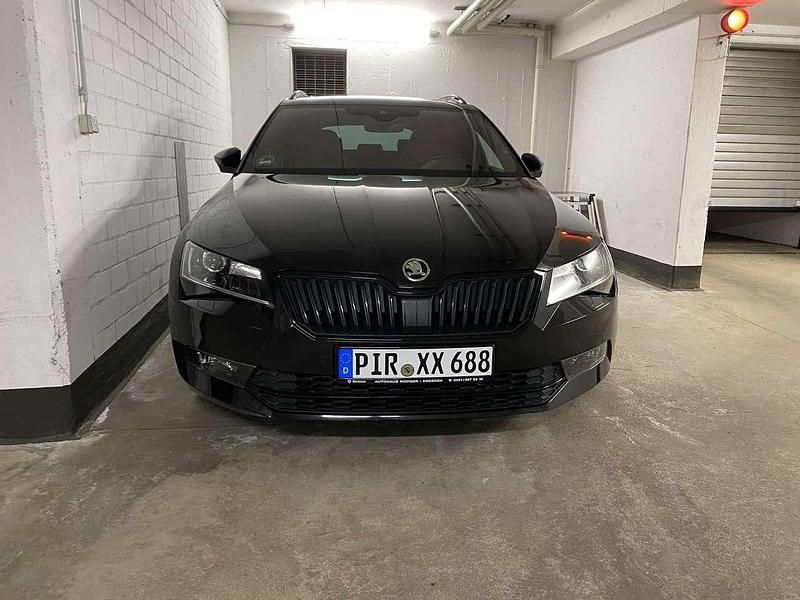 Gebraucht Skoda Superb SportLine 190 PS (139 kW) 2017 Schwarz Kombi