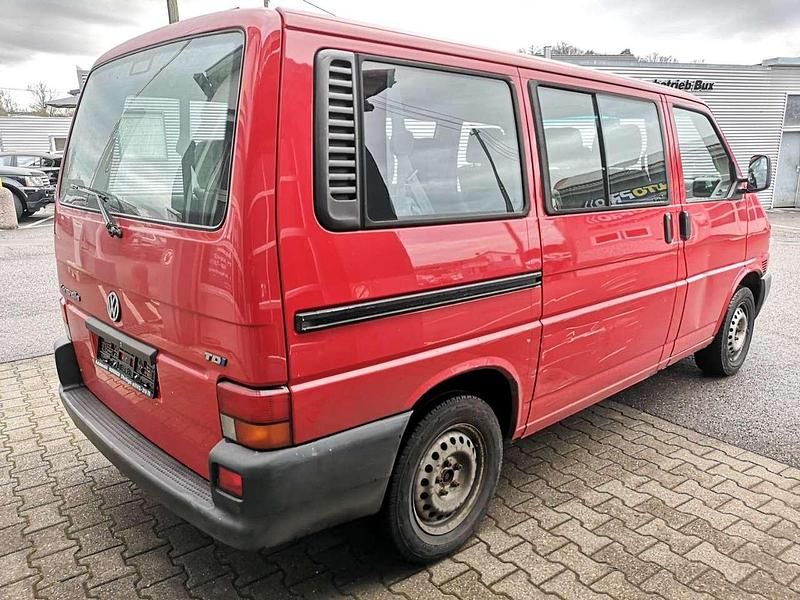 Gebraucht VW Caravelle 88 PS (64 kW) 2002 Rot Van / Kleinbus