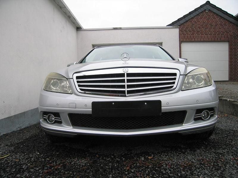 Grau Gebraucht 2009 Mercedes C220 Avantgarde Limousine | 5.500 € (Guter Preis) - Bild 1/4