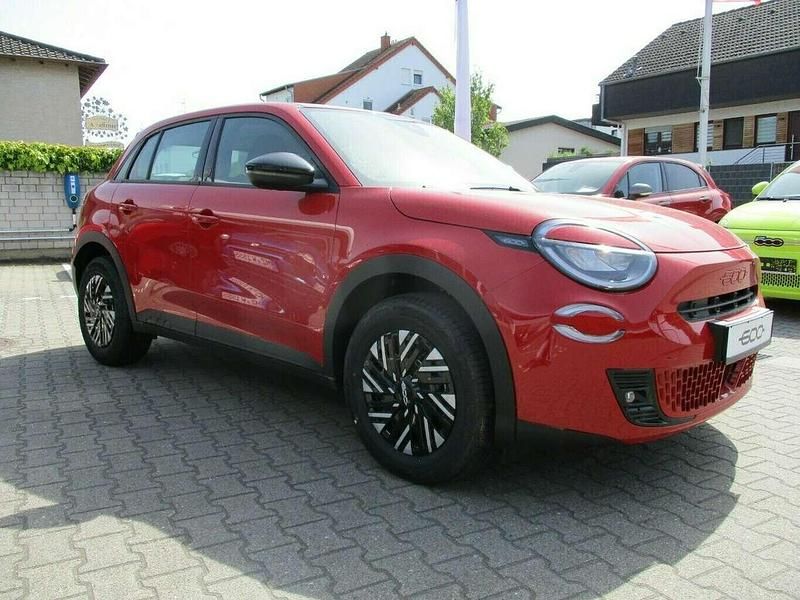 Gebraucht Fiat 600 Red 114 kW (156 PS) 2024 Rot SUV