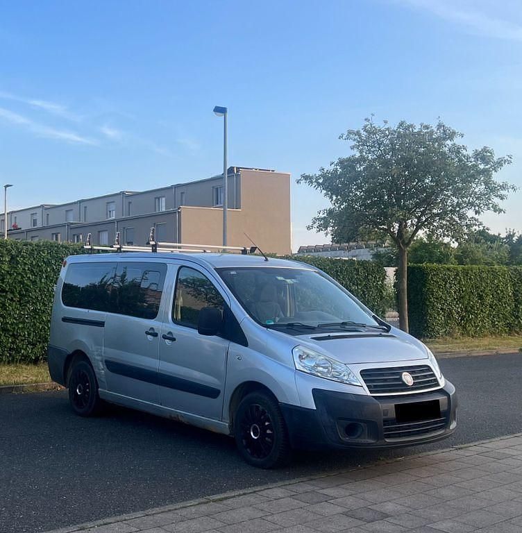 Silber Gebraucht 2011 Fiat Scudo Van / Kleinbus | 4.800 € - Bild 1/4