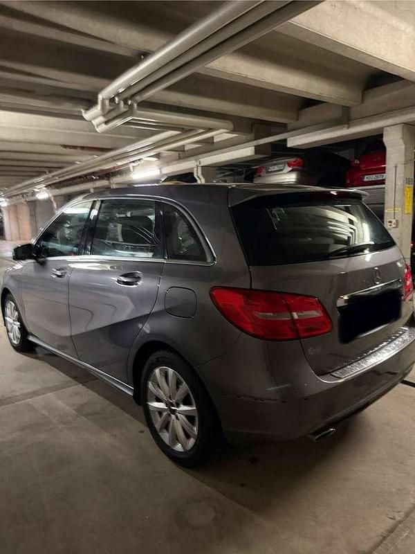 Usado Mercedes B200 Edition 1 156 HP (114 kW) 2012 Monovolume