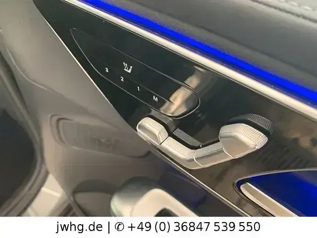 Gebraucht Mercedes GLC220 Advanced 197 PS (144 kW) 2023 Selenitgrau (metallic) SUV