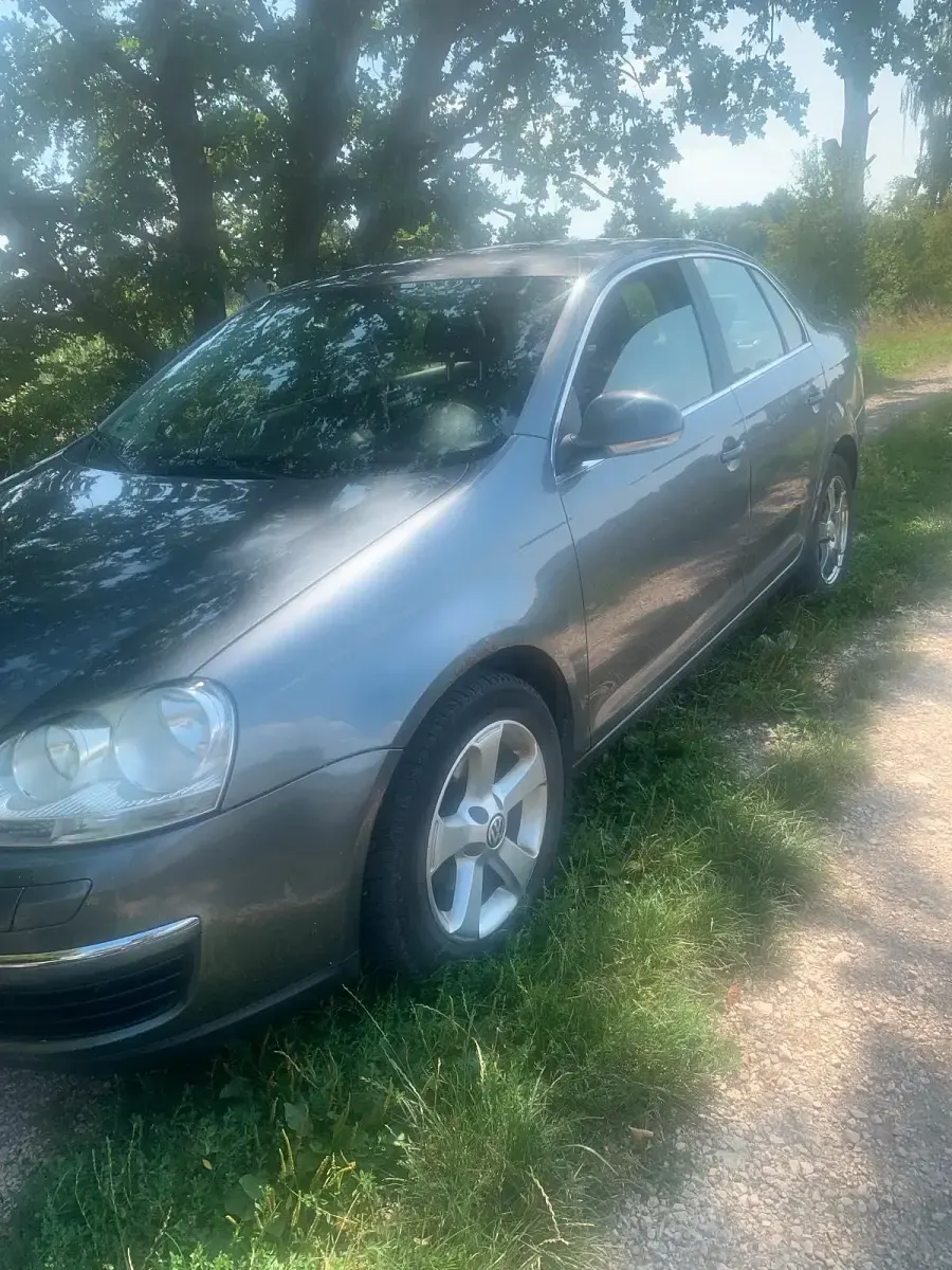 Gebraucht VW Jetta 105 PS (77 kW) 2007 Silber Limousine