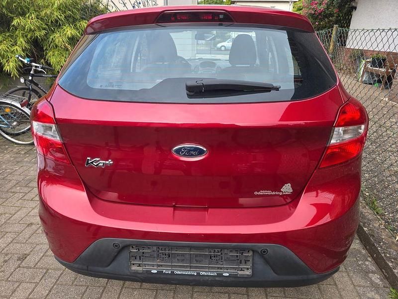 Gebraucht Ford Ka Cool & Sound Edition 86 PS (63 kW) 2017 Rot Limousine