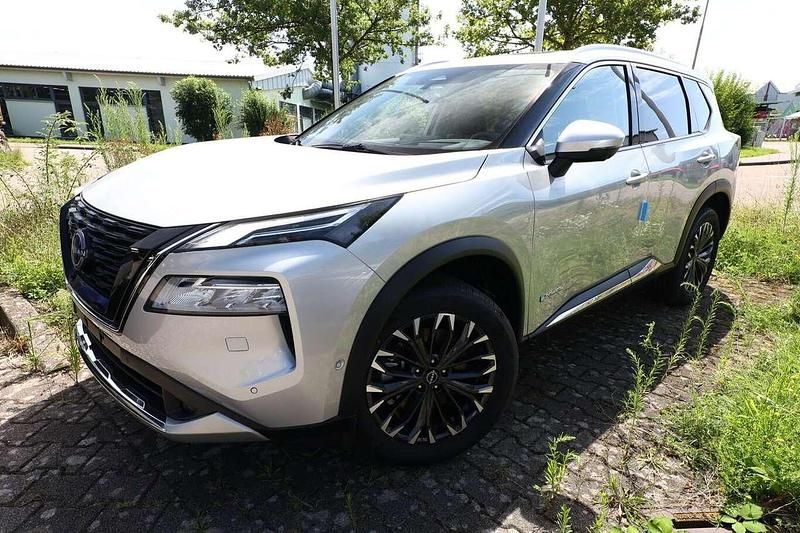 Silver metallic Neu 2025 Nissan X-Trail 360º SUV | 39.862 € - Bild 1/4