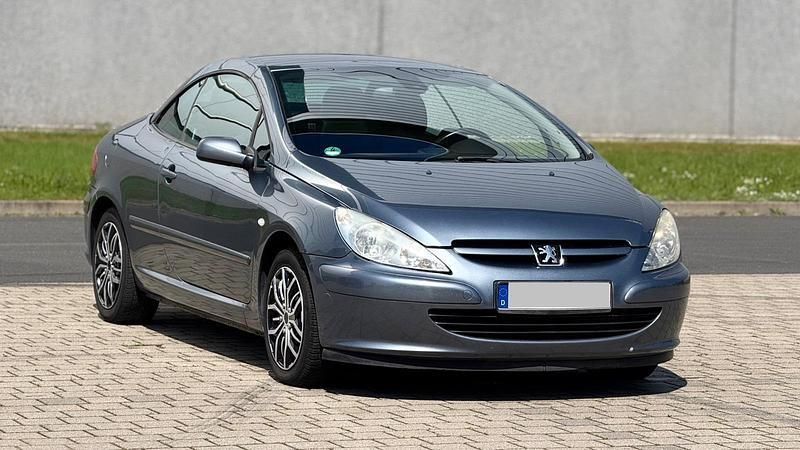 Grau Gebraucht 2004 Peugeot 307 CC Cabrio | 2.900 € - Bild 1/4