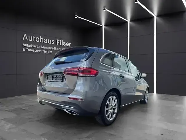 Gebraucht Mercedes B180 Progressive 116 PS (85 kW) 2020 Andere Kleinwagen