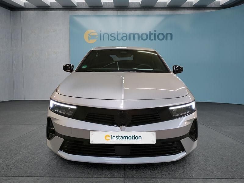 Usado Opel Astra 131 HP (96 kW) 2025 Cinzento Sedan