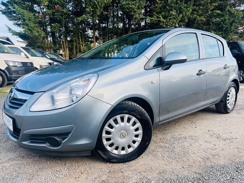 Gebraucht Opel Corsa Selection 69 PS (50 kW) 2010 Silbersee/silver lake Kleinwagen
