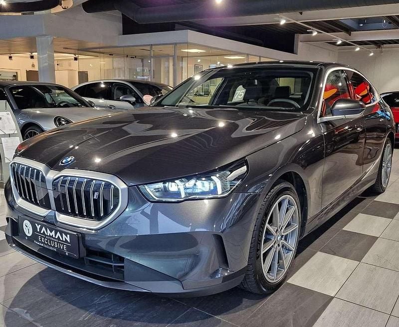 Sophistograu brillanteffekt me Gebraucht 2023 BMW i5 Performance Limousine | 49.950 € (Superpreis) - Bild 1/4