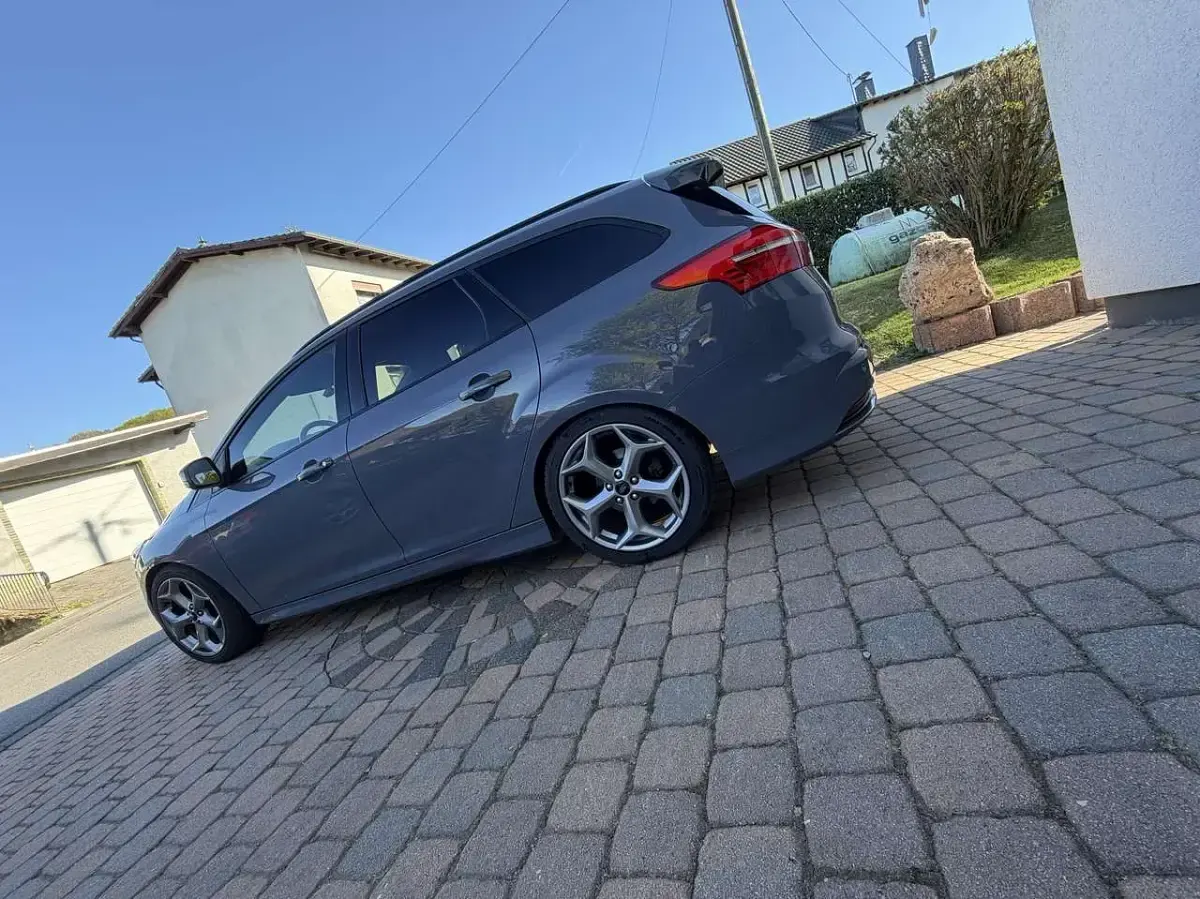 Gebraucht Ford Focus Sport 250 PS (183 kW) 2018 Kombi