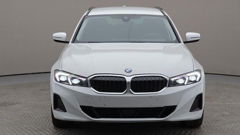 Gebraucht BMW 318 150 PS (110 kW) 2024 Weiß Kombi